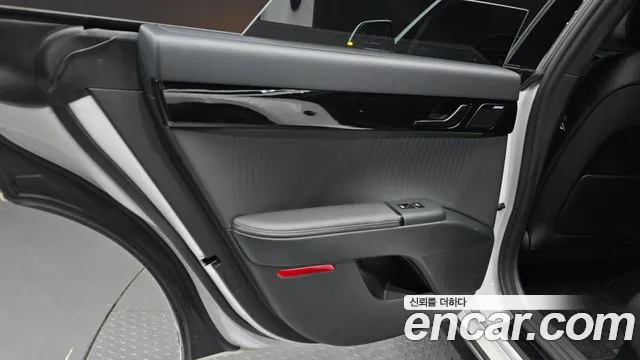 Hyundai Grandeur GN7 — Фото автомобиля 13