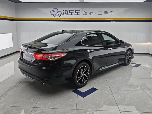 Toyota Camry — Фото автомобиля 3