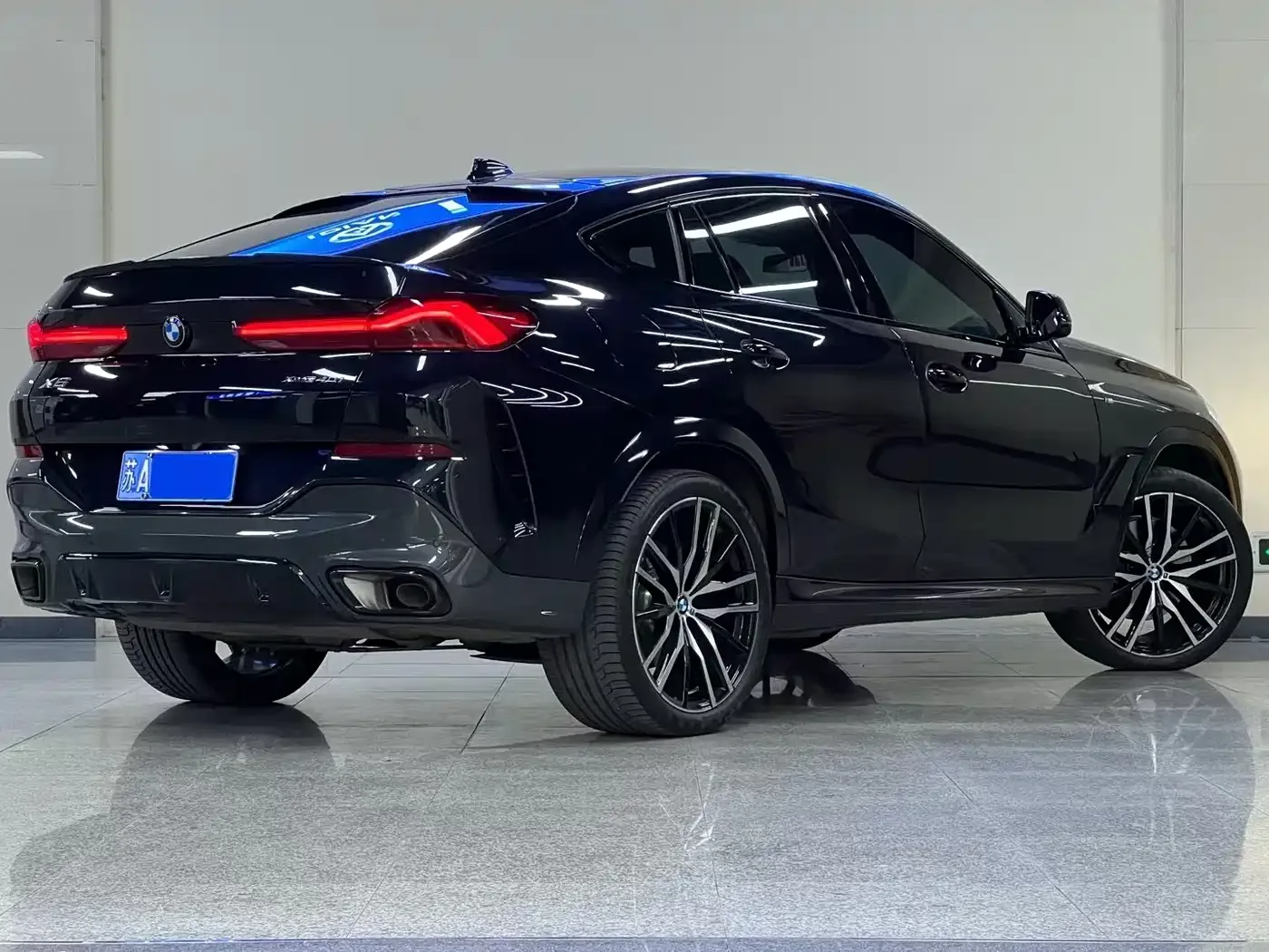 BMW BMW X6 2022 Model Year Facelift II xDrive40i Exclusive M Sport Package — Фото автомобиля 6
