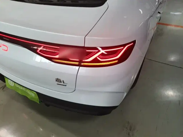 BYD Qin L — Фото автомобиля 7