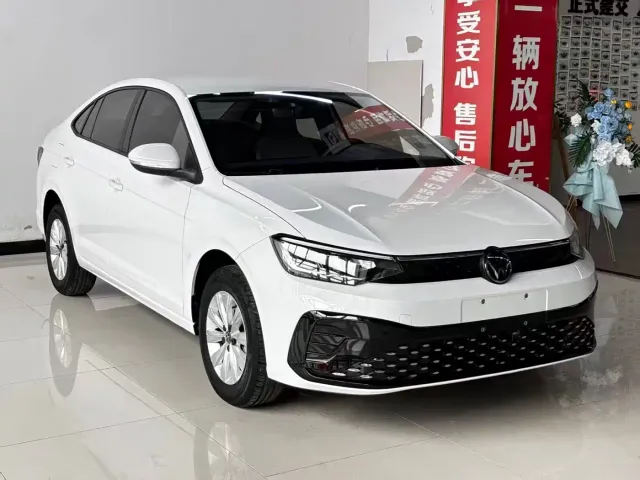 Volkswagen Lavida — Фото автомобиля 2