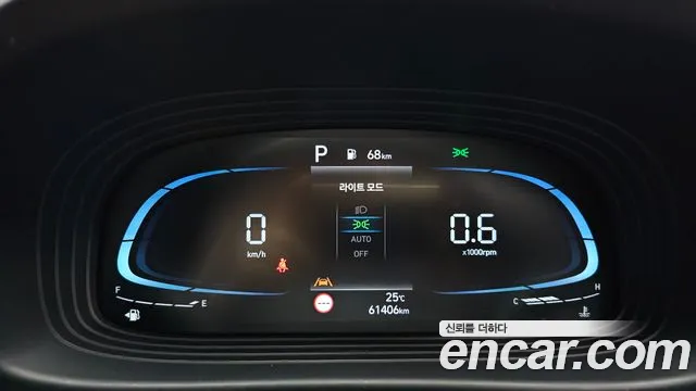 Hyundai Venue — Фото автомобиля 8
