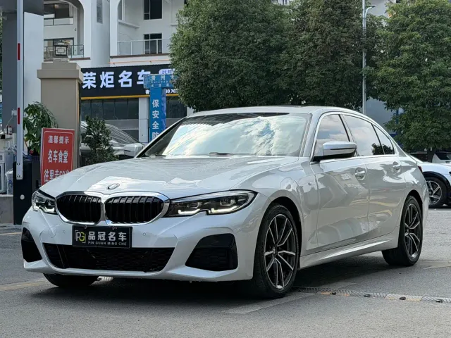 Фотография автомобиля — BMW 3 Series