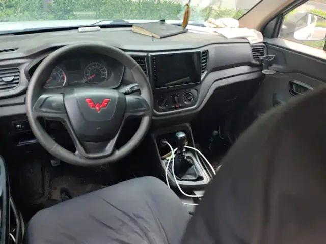 Wuling Hongguang V — Фото автомобиля 12