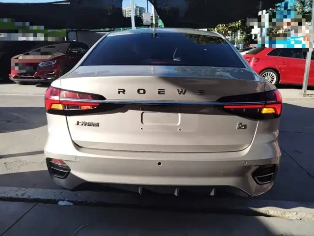Roewe i5 — Фото автомобиля 5