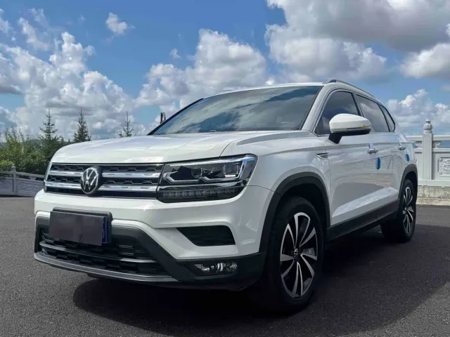 Фотография автомобиля — Volkswagen Tharu