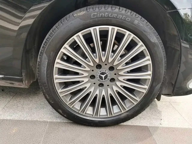 Mercedes-Benz E-Class — Фото автомобиля 10