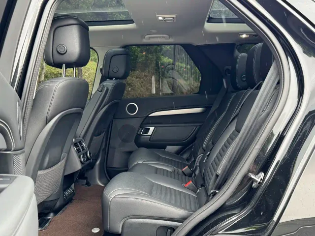 Land Rover Discovery — Фото автомобиля 12