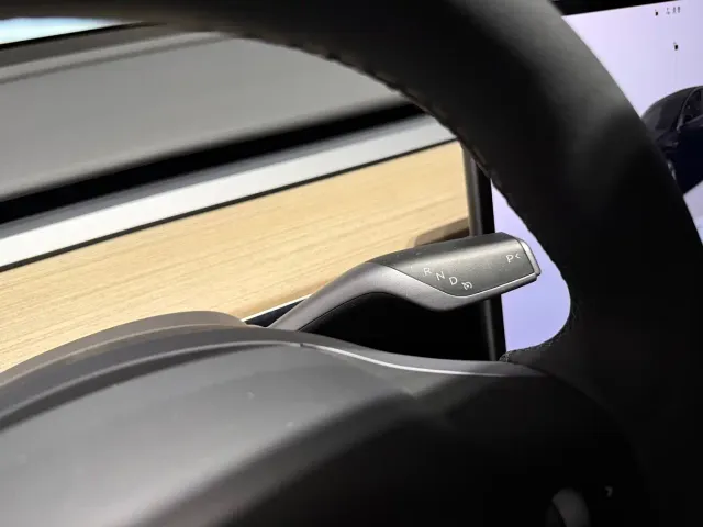Tesla Model Y — Фото автомобиля 19