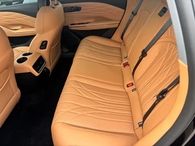 Geely Galaxy Xingyao 8 — Фото автомобиля 6