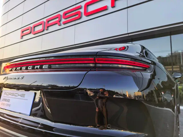 Porsche Panamera — Фото автомобиля 9