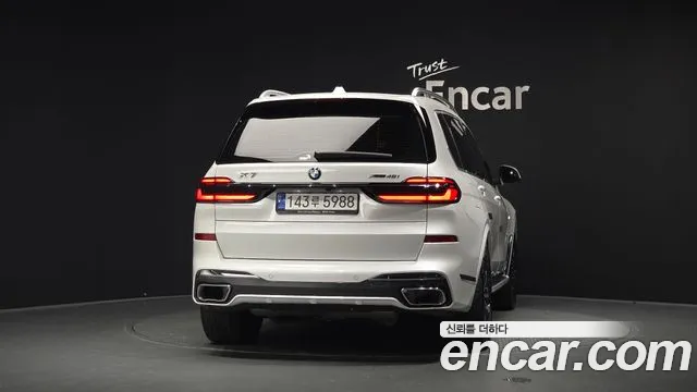 BMW X7 — Фото автомобиля 3