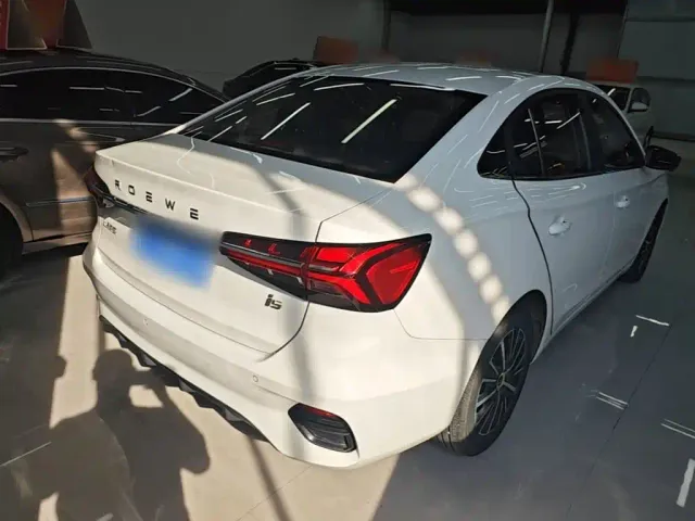 Roewe i5 — Фото автомобиля 6