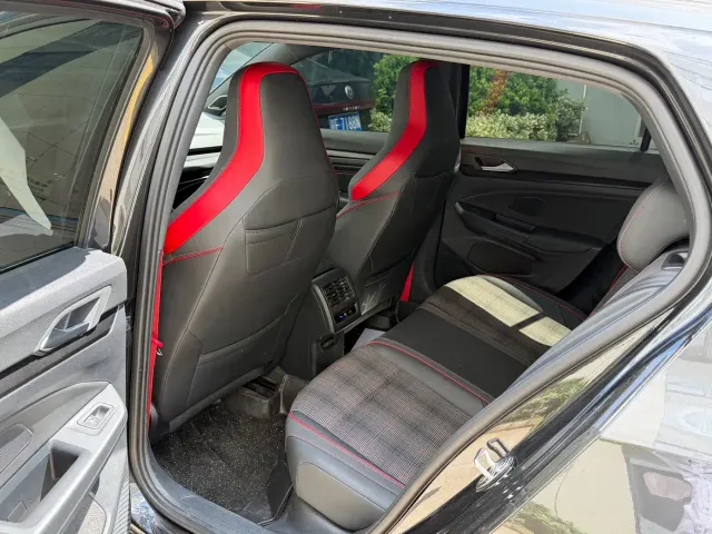 Volkswagen Golf GTI — Фото автомобиля 11