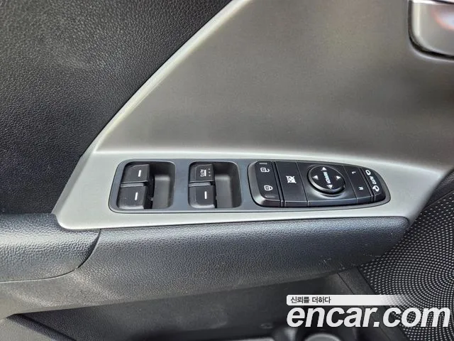 Kia Niro — Фото автомобиля 11