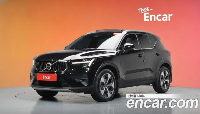 Фотография автомобиля — Volvo XC40