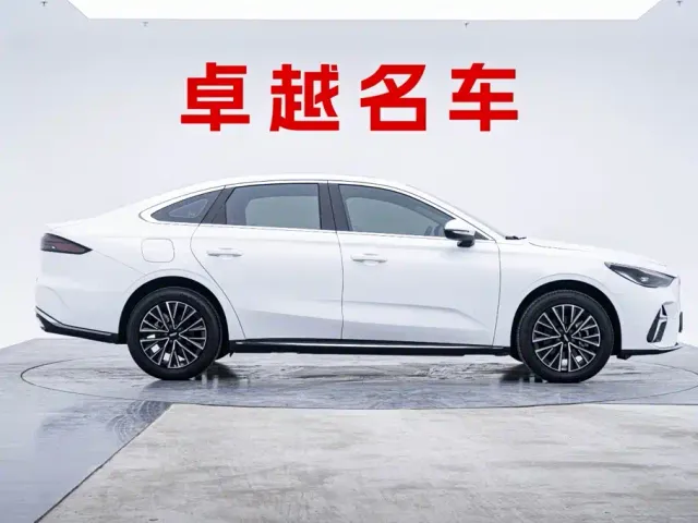 Geely Emgrand — Фото автомобиля 6