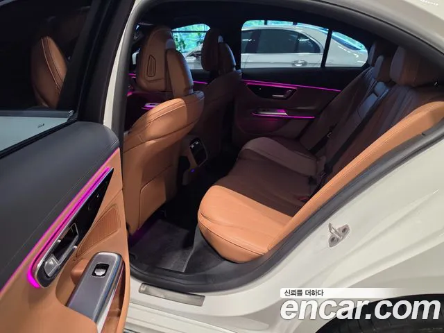 Mercedes-Benz E-Class — Фото автомобиля 10
