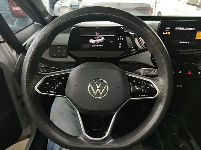 Volkswagen ID.3 — Фото автомобиля 10
