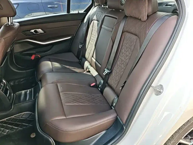 BMW 3 Series — Фото автомобиля 21