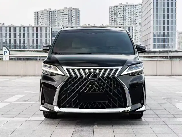 Фотография автомобиля — Lexus LM