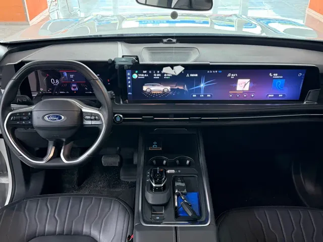 Ford Edge — Фото автомобиля 12