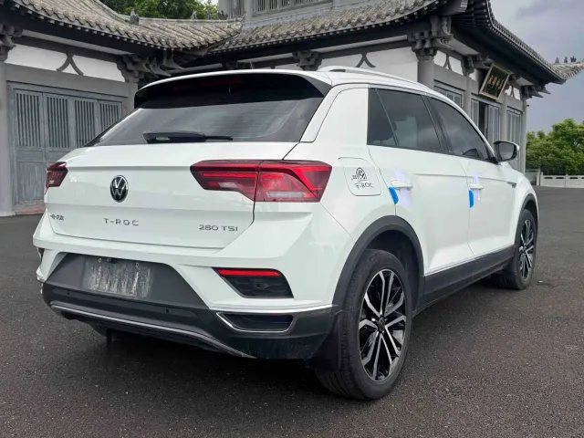 Volkswagen T-Roc — Фото автомобиля 6