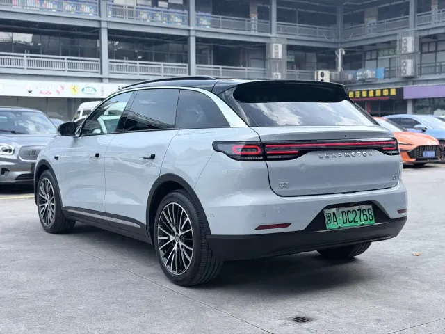 Leapmotor C11 — Фото автомобиля 6