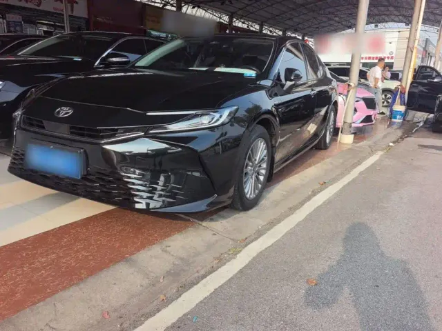 Фотография автомобиля — Toyota Camry