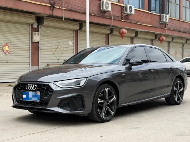 Фотография автомобиля — Audi A4L