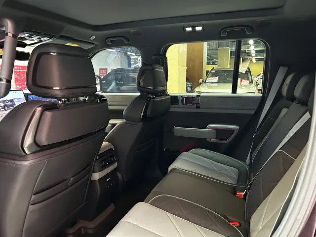 BYD FangChengBao Leopard 5 — Фото автомобиля 12