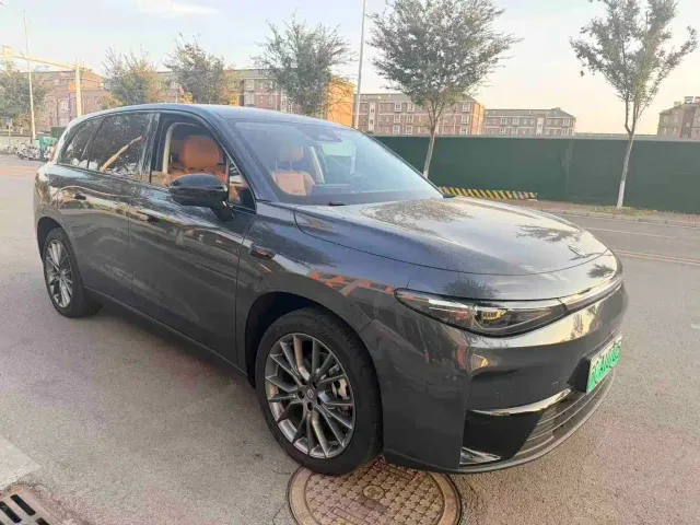 Leapmotor C10 — Фото автомобиля 6