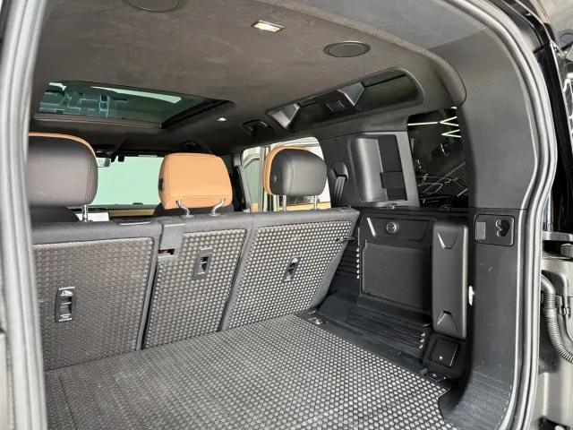 Land Rover Defender — Фото автомобиля 13