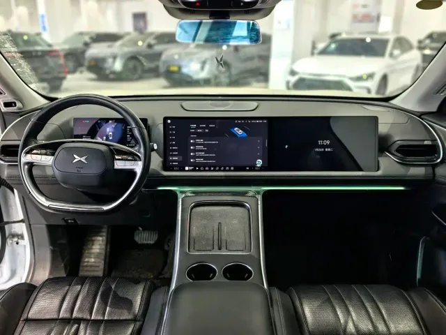 Xpeng G9 — Фото автомобиля 10