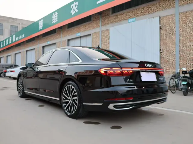 Audi A8 — Фото автомобиля 17