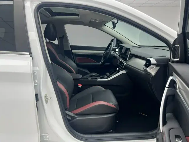 Geely Binyue — Фото автомобиля 7