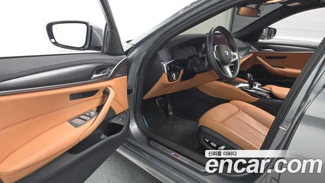 BMW 5-Series — Фото автомобиля 10
