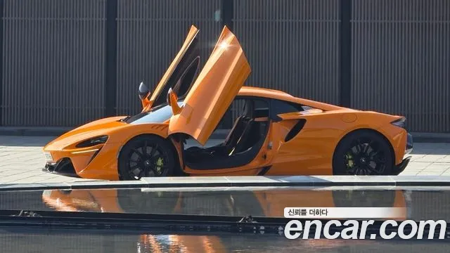Фотография автомобиля — McLaren Artura
