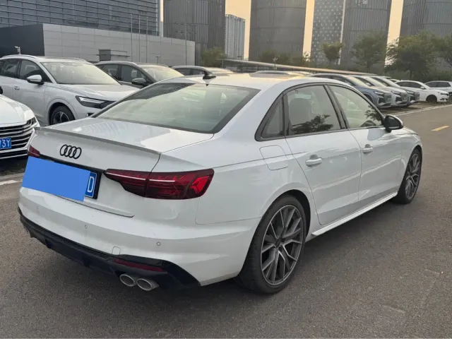 Audi S4 — Фото автомобиля 5
