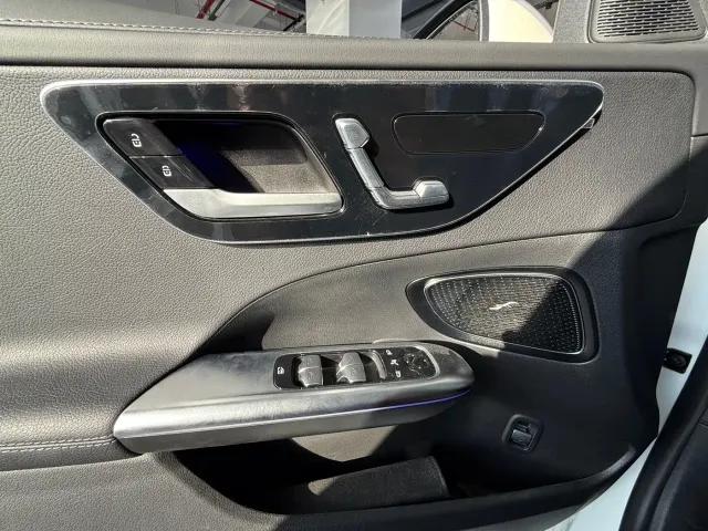 Mercedes-Benz C-Class — Фото автомобиля 12