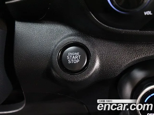 Hyundai Venue — Фото автомобиля 16