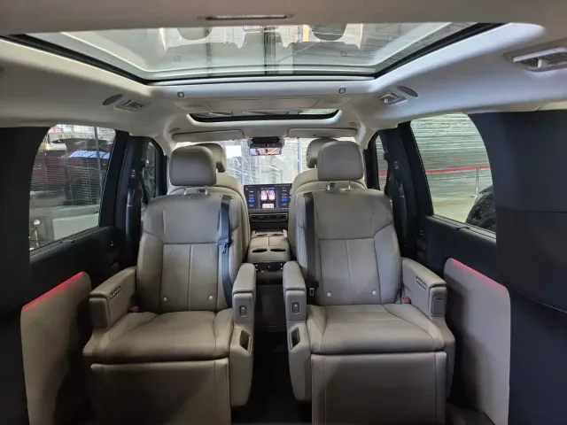 Li Auto MEGA — Фото автомобиля 11