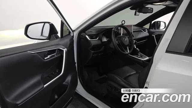 Toyota RAV4 — Фото автомобиля 10