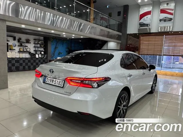 Toyota Camry XV70 — Фото автомобиля 2