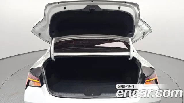 Hyundai AVANTE Avante (CN7) — Фото автомобиля 30