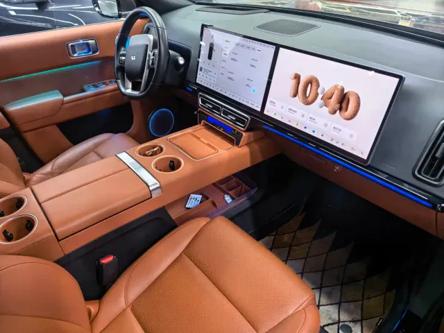 Li Auto L8 — Фото автомобиля 5