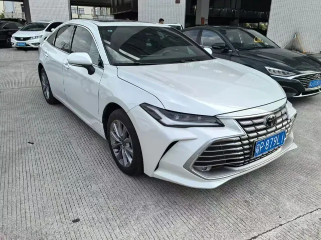 Toyota Avalon — Фото автомобиля 2