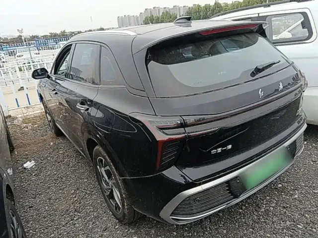 Hongqi HS3 PHEV — Фото автомобиля 4