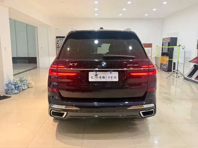 BMW X7 — Фото автомобиля 4