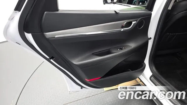 Hyundai Grandeur Grandeur (New) Hybrid — Фото автомобиля 13